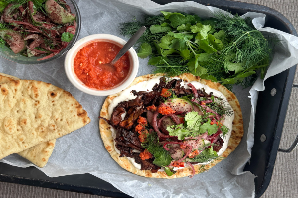 Kruidige paddenstoelen shoarma met frisse salsa